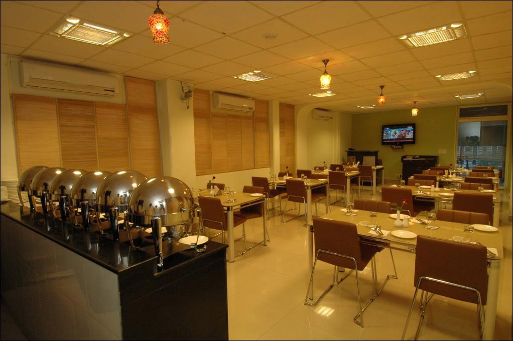 Clarks Inn Nehru Place Nova Deli Exterior foto